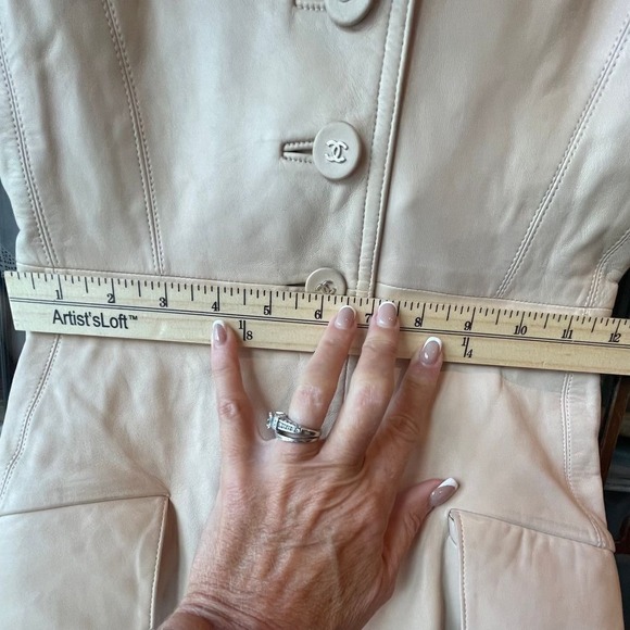 CHANEL BOUTIQUE Vintage Lambskin Sleeveless Longline Vest Creme Sz 38 With COA - Picture 10 of 16